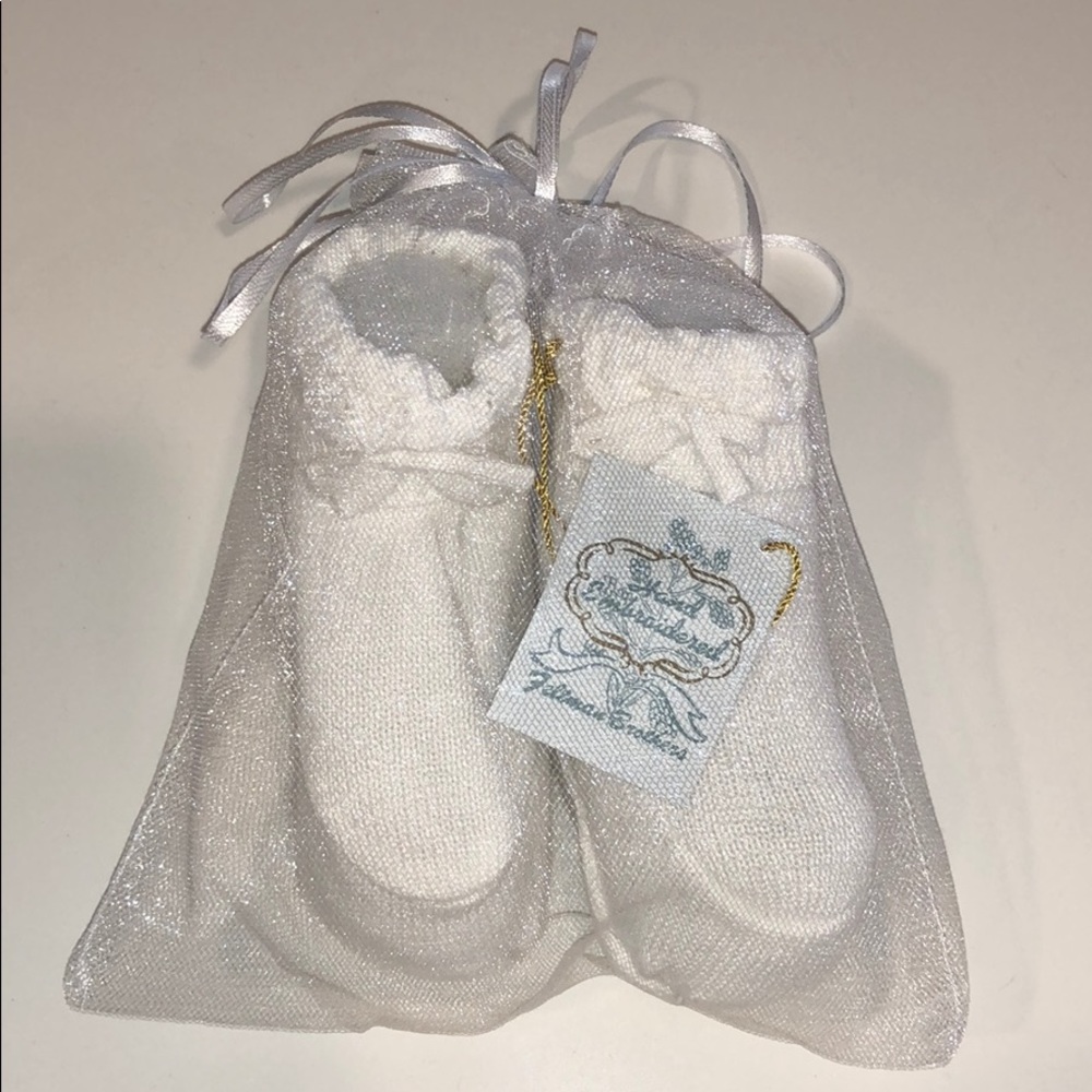 NWT Feltman Brothers Knit Newborn Booties in White